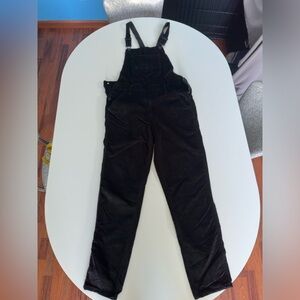 Old Navy Size 6 Black Jack Velvet overalls, women’s.